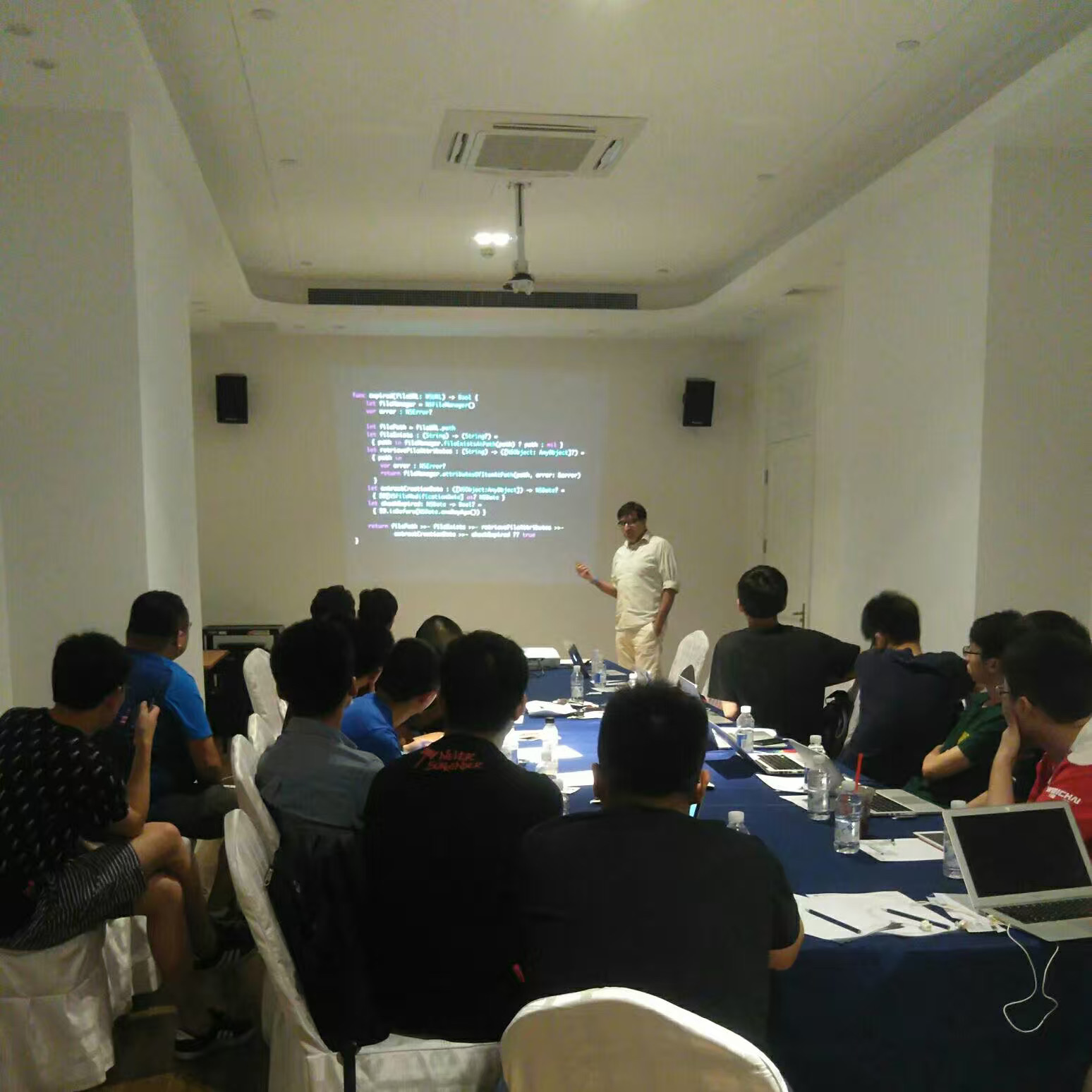 2016 年 7 月 T Salon 嘉宾分享现场